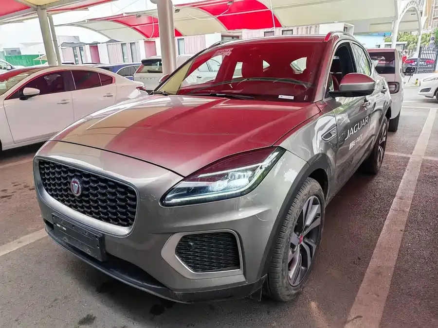 Jaguar E-Pace 2024 aggressive sports version R-DYNAMIC S 2023 — фото 1, купить с доставкой в Москву