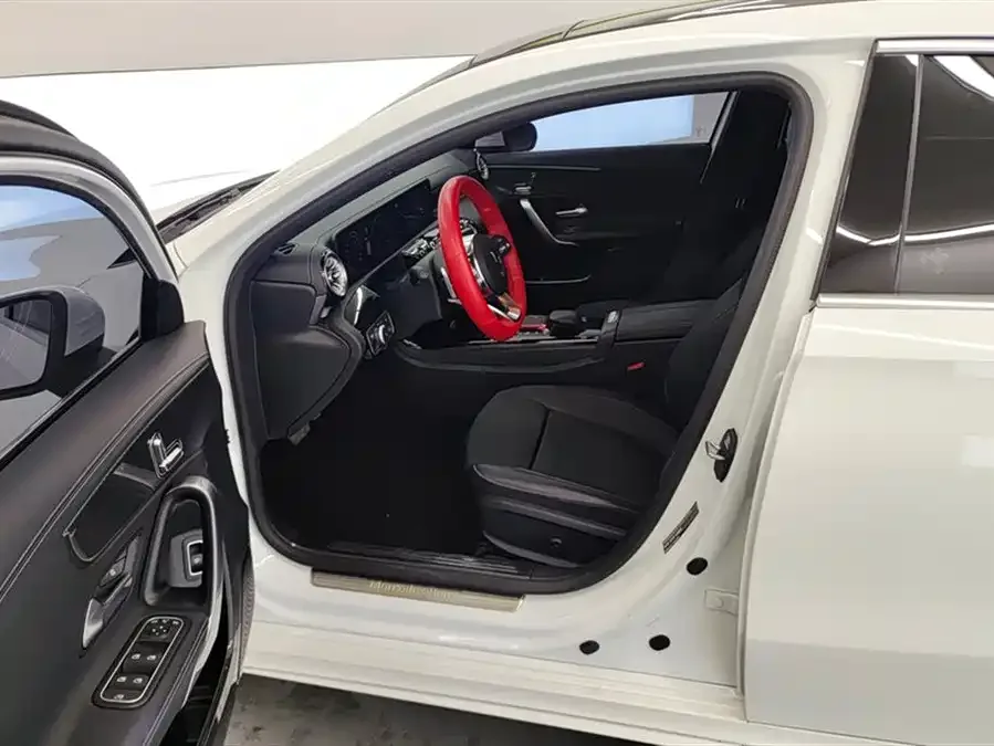 Mercedes-Benz Class A Mercedes-Benz A-Class 2022 Model Three A 200 L Sports Sedan Fashion Model 2023 — миниатюра 3