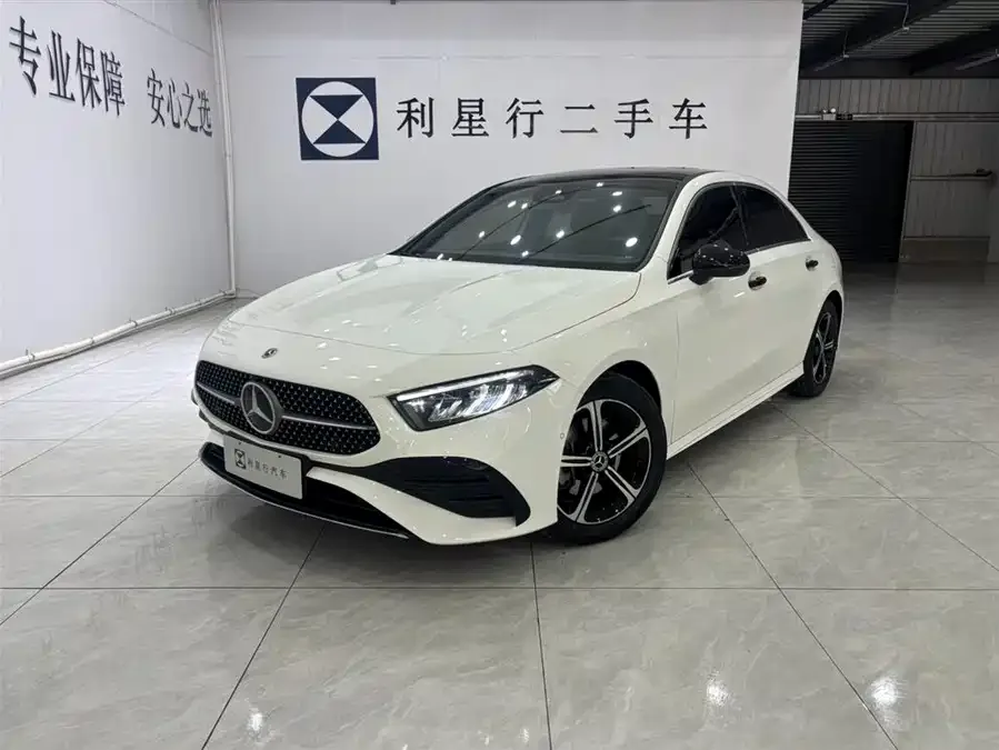 Mercedes-Benz Class A Mercedes-Benz A-Class 2025 A 200 L Fashion Edition 2025 — фото 1, купить с доставкой в Москву
