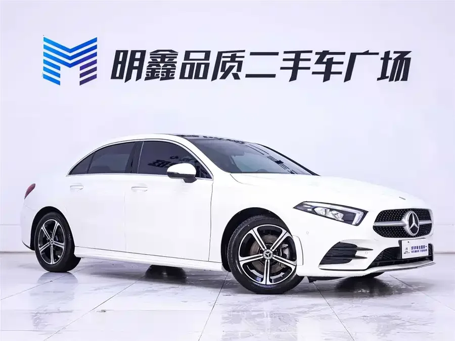 Mercedes-Benz Class A Mercedes-Benz A-Class 2022 Model Three A 200 L Sports Sedan Fashion Model 2023 — миниатюра 2