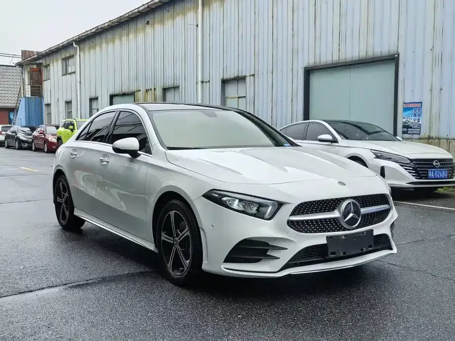 Mercedes-Benz Class A Mercedes-Benz A-Class 2023 A 200 L Fashion Edition 2023 — миниатюра 3