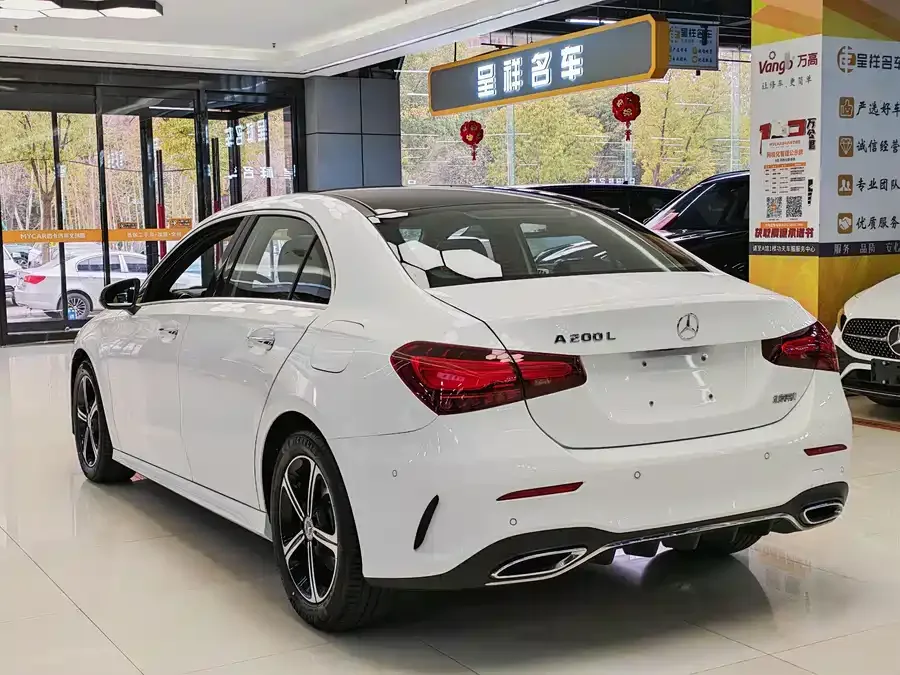 Mercedes-Benz Class A Mercedes-Benz A-Class 2024 A 200 L Fashion Edition 2024 — миниатюра 2