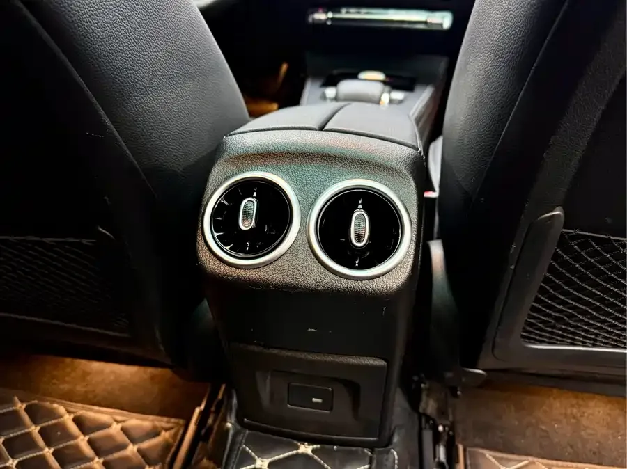 Mercedes-Benz Class A Mercedes-Benz A-Class 2022 Model Three A 200 L Sports Sedan Fashion Model 2023 — миниатюра 4