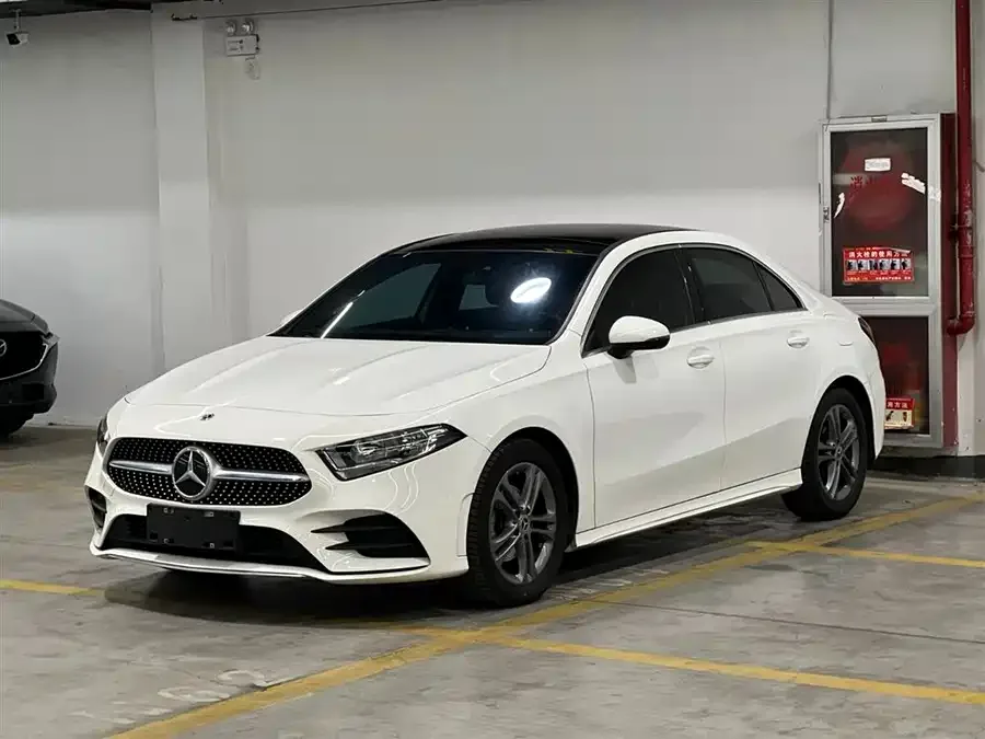 Mercedes-Benz Class A Mercedes-Benz A-Class 2022 A 180 L Sports Sedan 2022 — фото 1, купить с доставкой в Москву