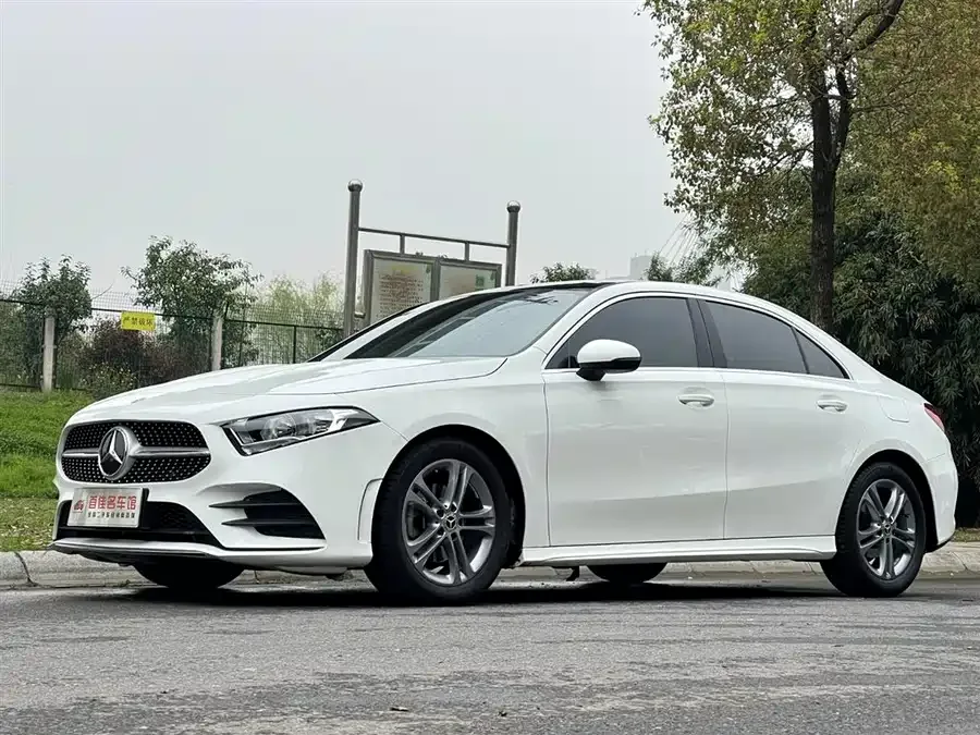 Mercedes-Benz Class A Mercedes-Benz A-Class 2022 A 180 L Sports Sedan 2023 — фото 1, купить с доставкой в Москву