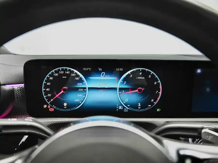 Mercedes-Benz Class A Mercedes-Benz A-Class 2022 A 200 L Sports Sedan Fashion Edition 2022 — миниатюра 2