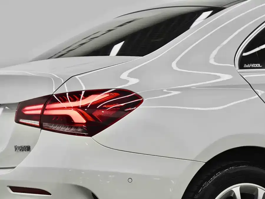 Mercedes-Benz Class A Mercedes-Benz A-Class 2022 A 200 L Sports Sedan Fashion Edition 2022 — миниатюра 4