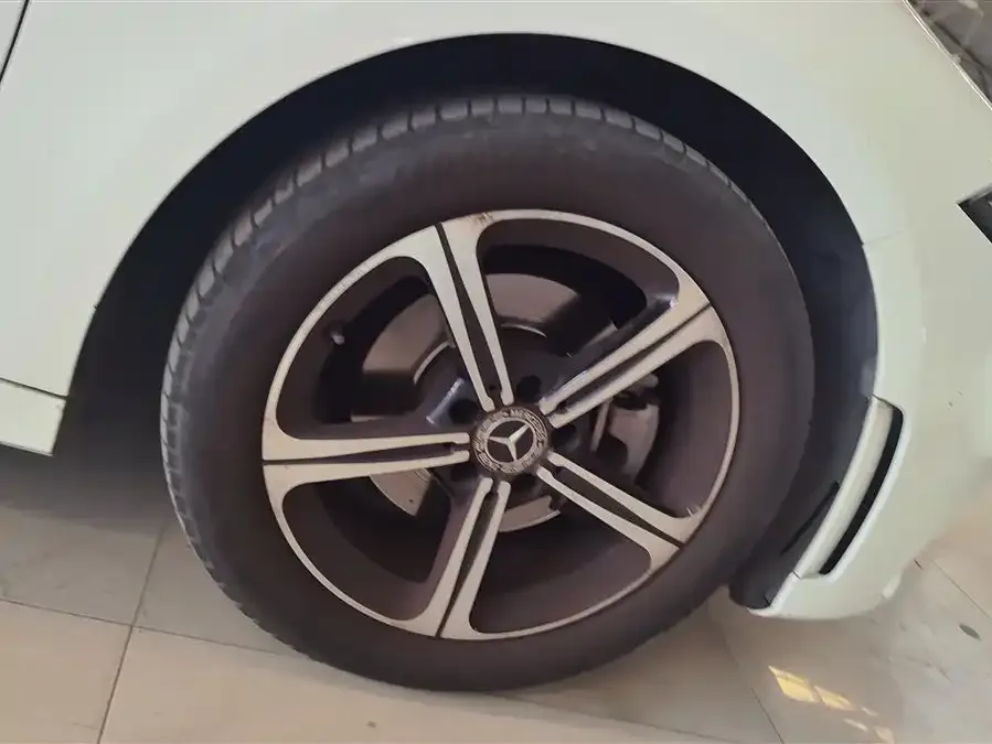 Mercedes-Benz Class A Mercedes-Benz A-Class 2022 A 200 L Sports Sedan Fashion Edition 2022 — миниатюра 2