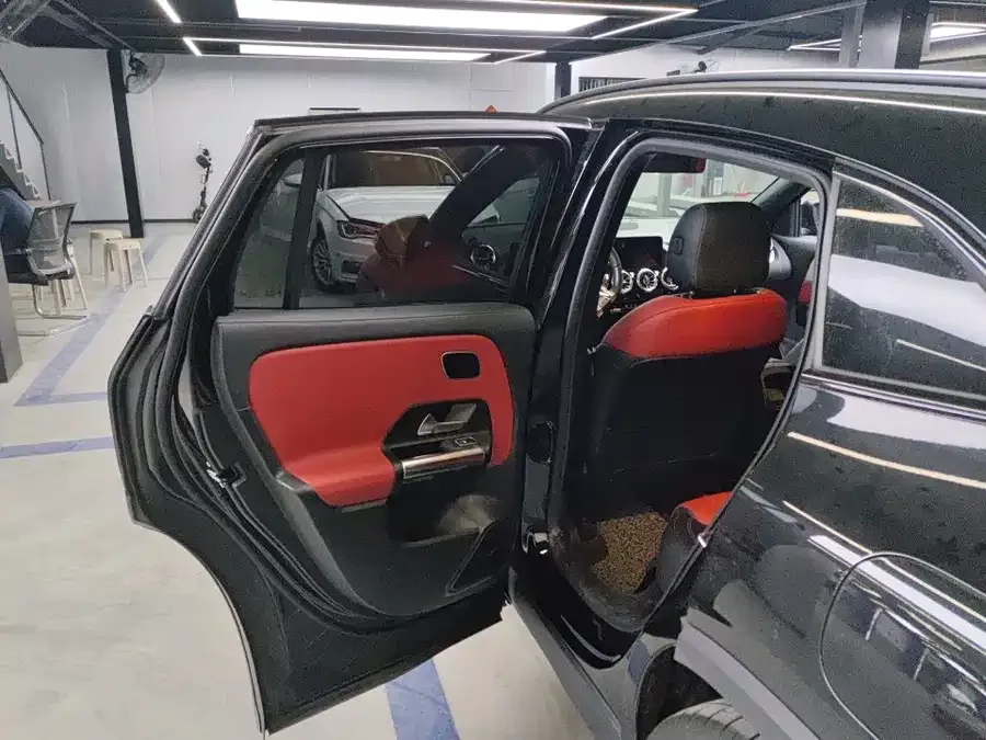 Mercedes-Benz GLA AMG Mercedes-Benz GLA AMG 2023 AMG GLA 35 4MATIC 2023 — миниатюра 5