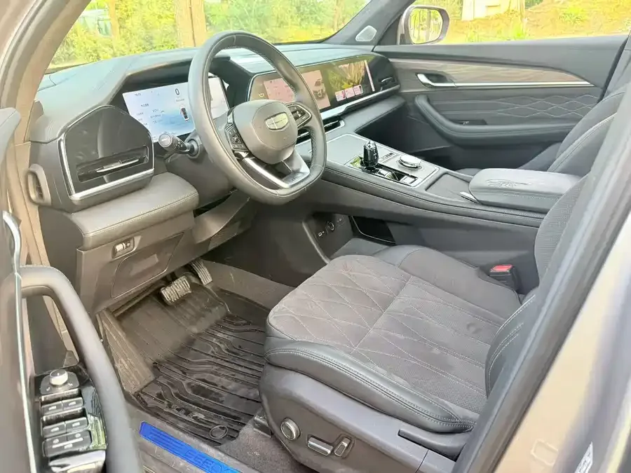 Geely Monjaro Xingyue L 2025 Dongfangyao 2.0TD Automatic Star-gazing Edition 2025 — миниатюра 2