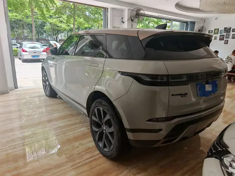 Land Rover Range Rover Aurora Range Rover Aurora 2023 Aurora L 249PS Corinthian Bronze Special Edition 2023 — миниатюра 4