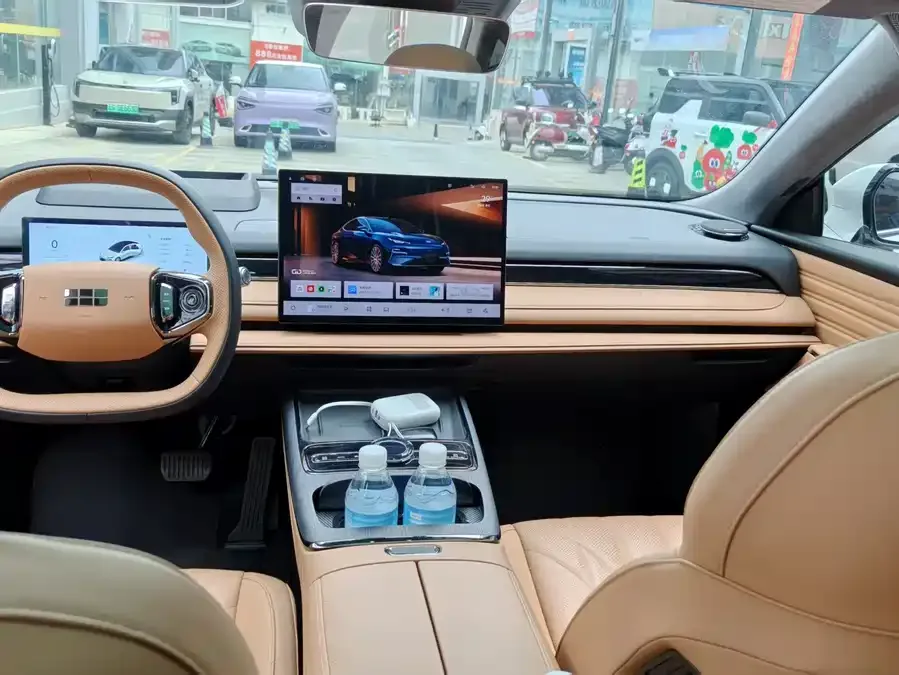 Geely Galaxy Star 8 Galaxy Star 8 2025 130km EM-P Starship Edition 2025 — миниатюра 2
