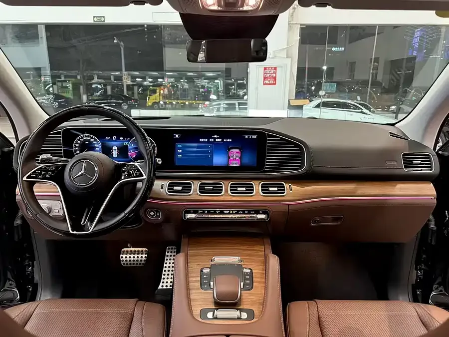 Mercedes-Benz GLS Mercedes-Benz GLS 2024 GLS 450 4MATIC luxury model 2024 — миниатюра 3