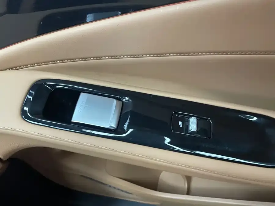Geely Galaxy L7 Galaxy L7 2025 EM-i 115km Exploration+ Edition 2025 — миниатюра 5