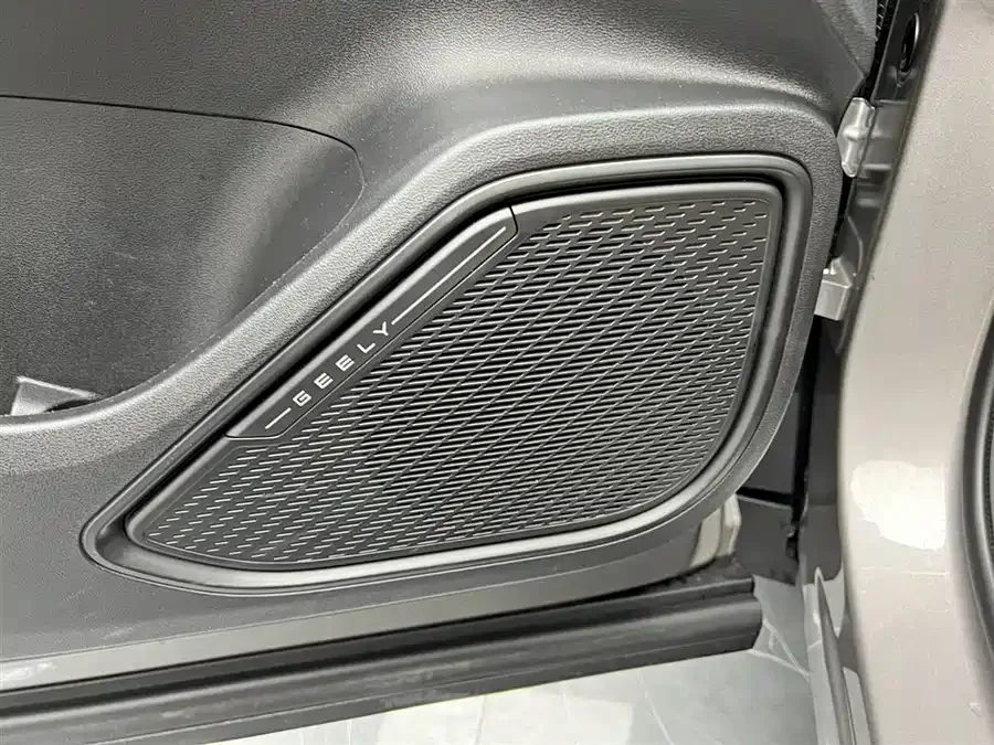 Geely Galaxy L7 Galaxy L7 2024 1.5T 115km PLUS Longteng Edition 2024 — миниатюра 4