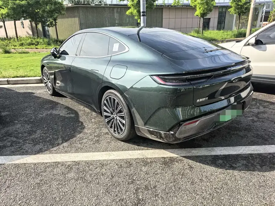 Geely Galaxy Star 8 Galaxy Star 8 2025 130km EM-i Premium Edition 2025 — миниатюра 4