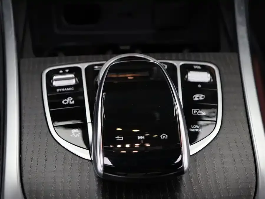 Mercedes-Benz G-rated Mercedes-Benz G-Class 2024 G 500 Collectors Edition 2025 — миниатюра 2