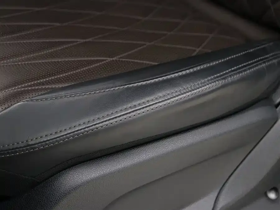 Mercedes-Benz G-rated Mercedes-Benz G-Class 2024 G 500 Collectors Edition 2025 — миниатюра 3