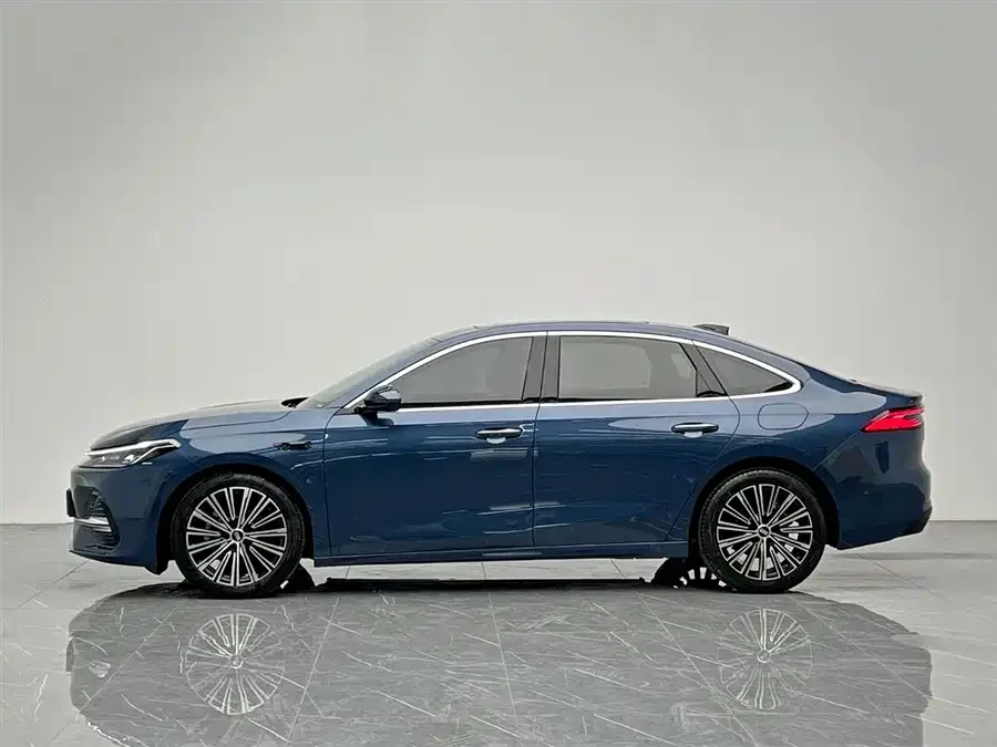 Geely Galaxy A7 Galaxy A7 2025 EM-i 150km Starship Edition 2025 — миниатюра 3