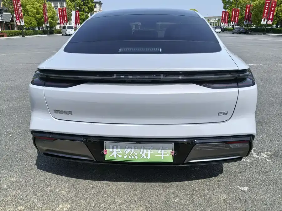 Geely Galaxy E8 Galaxy E8 2025 700km Long-distance Intelligent Driving Edition 2025 — миниатюра 2