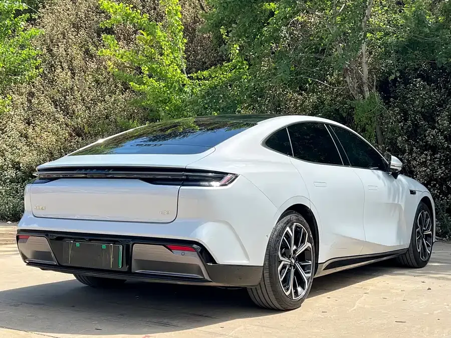 Geely Galaxy E8 Galaxy E8 2025 700km Long-distance Intelligent Driving Edition 2025 — миниатюра 3