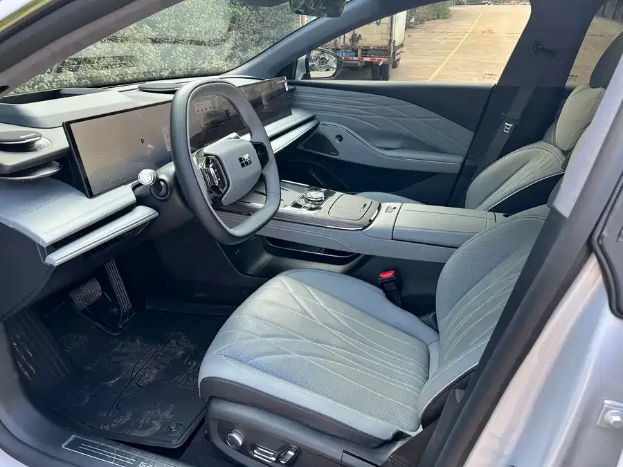 Geely Galaxy E8 Galaxy E8 2025 700km Long-distance Intelligent Driving Edition 2025 — миниатюра 4