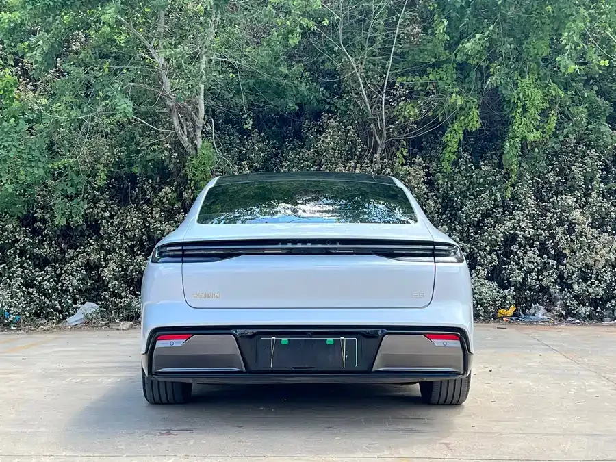 Geely Galaxy E8 Galaxy E8 2025 700km Long-distance Intelligent Driving Edition 2025 — миниатюра 5