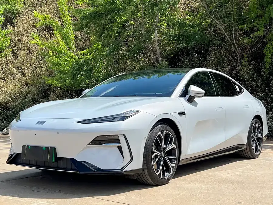 Geely Galaxy E8 2025