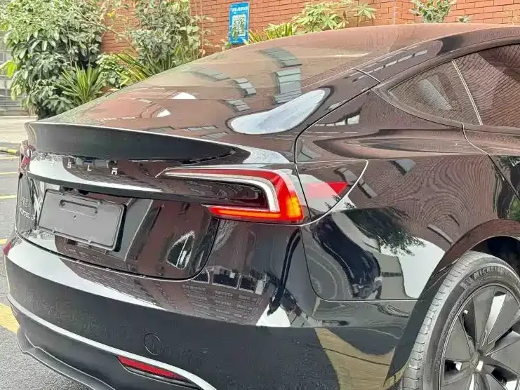 Tesla Model 3 Model 3 2023 rear-wheel drive version 2024 — миниатюра 4