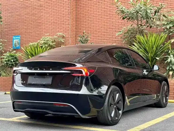 Tesla Model 3 Model 3 2023 rear-wheel drive version 2024 — миниатюра 5