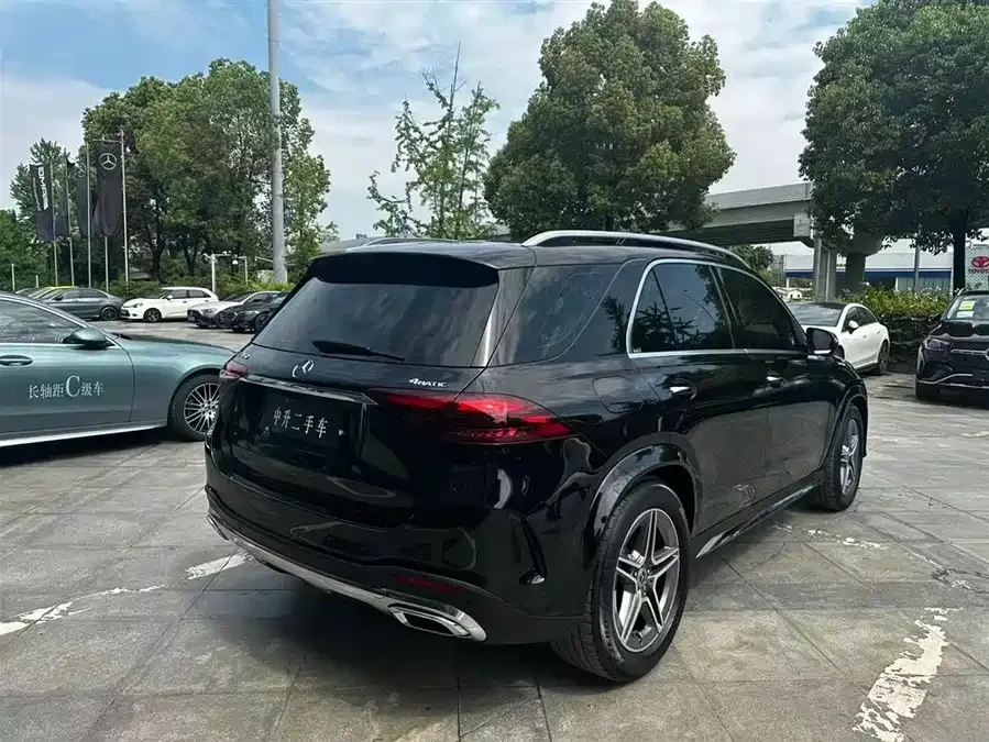 Mercedes-Benz GLE Mercedes-Benz GLE 2025 GLE 450 4MATIC Fashion Edition 2025 — миниатюра 3