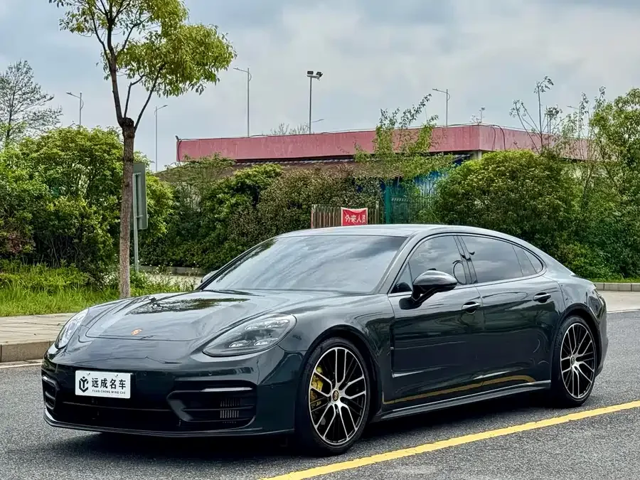 Porsche Panamera 2024