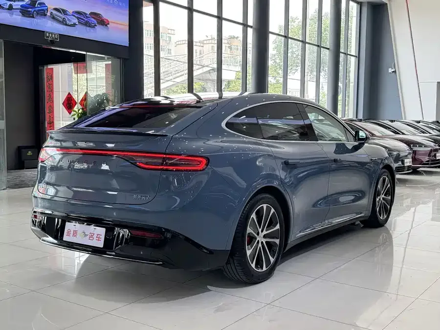 Smart world R7 Zhijie R7 2024 pure electric 736km UItra 2024 — миниатюра 5