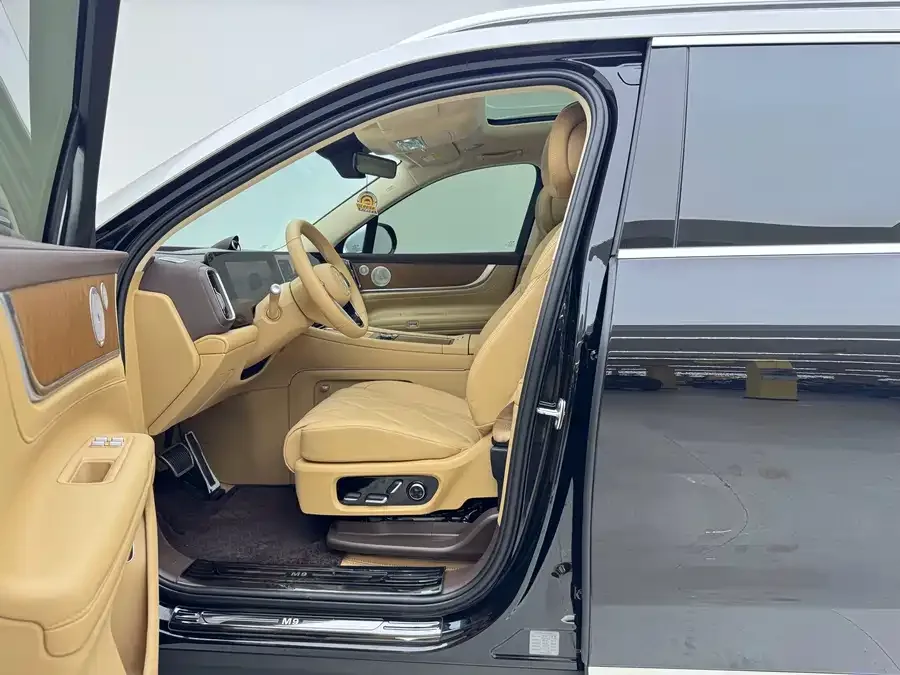 AITO M9 Wenjie M9 2025 Extended Range Ultra Edition 52kWh 6-Seat Version (192-line LiDAR) 2025 — миниатюра 4