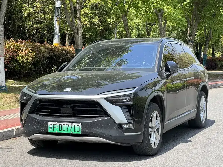 NIO ES8 2023