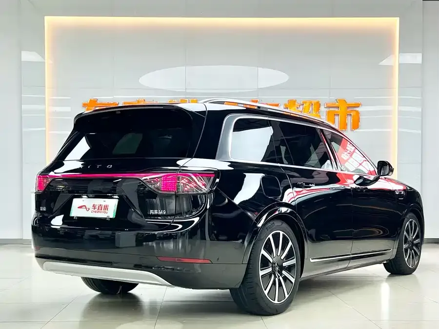 AITO M9 Wenjie M9 2024 Extended Range Ultra Edition 52kWh 5-seater Edition 2025 — миниатюра 2