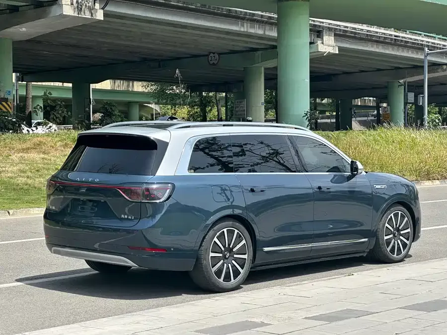 AITO M9 M9 2024 Extended Range Ultra Edition 42kWh 6-seater Edition 2024 — миниатюра 2
