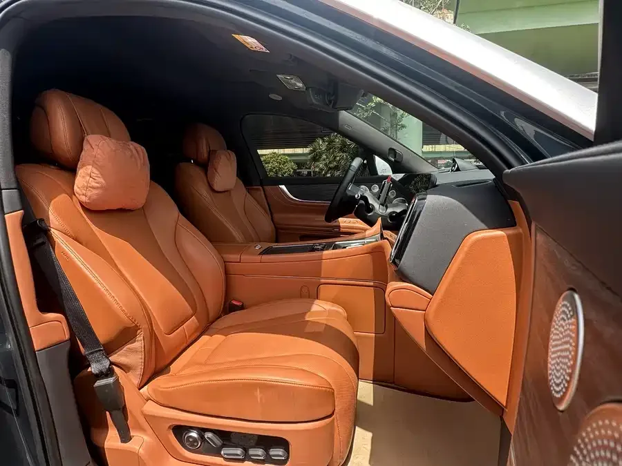 AITO M9 M9 2024 Extended Range Ultra Edition 42kWh 6-seater Edition 2024 — миниатюра 3