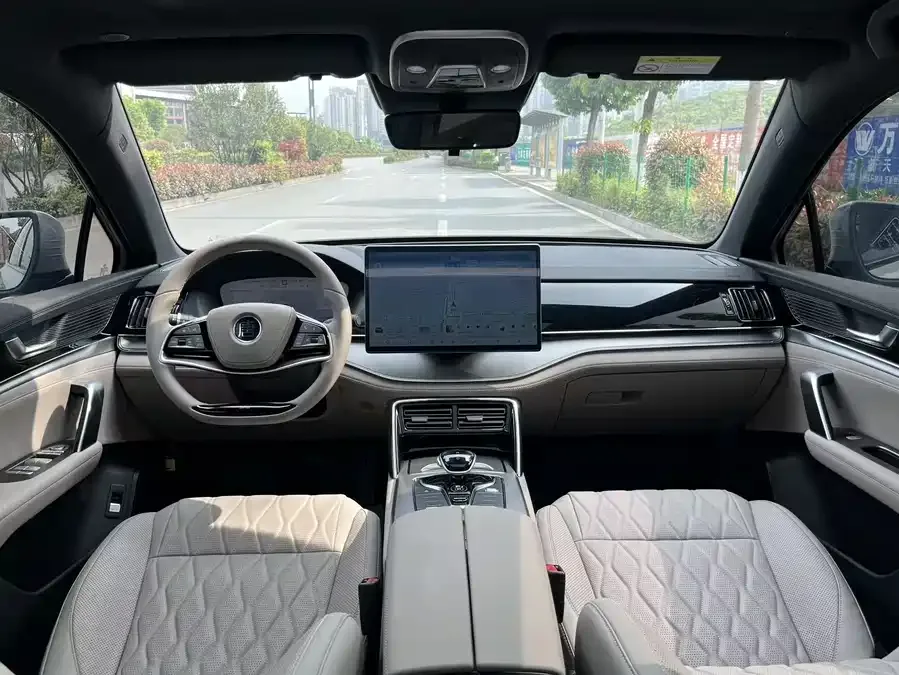 BYD Tang New Energy Tang New Energy 2025 DM-i 115KM Premium Edition 2025 — миниатюра 2