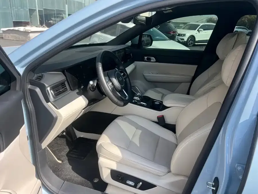 Li Xiang One Ideal ONE 2021 extended range 6-seater version 2022 — миниатюра 4