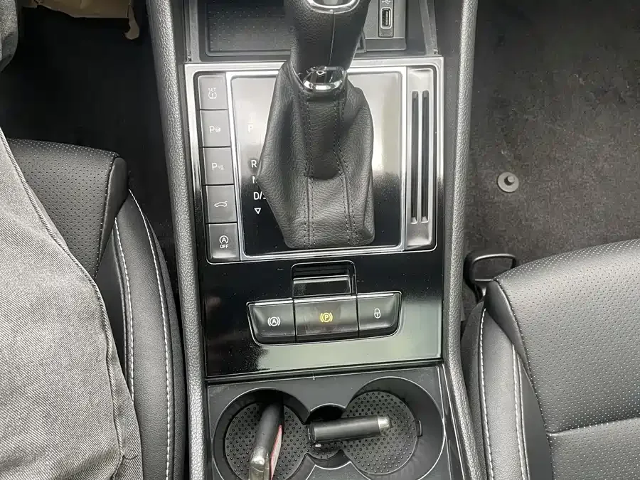 Skoda Superb Superb 2023 facelifted TSI280 DSG exclusive version 2024 — миниатюра 4