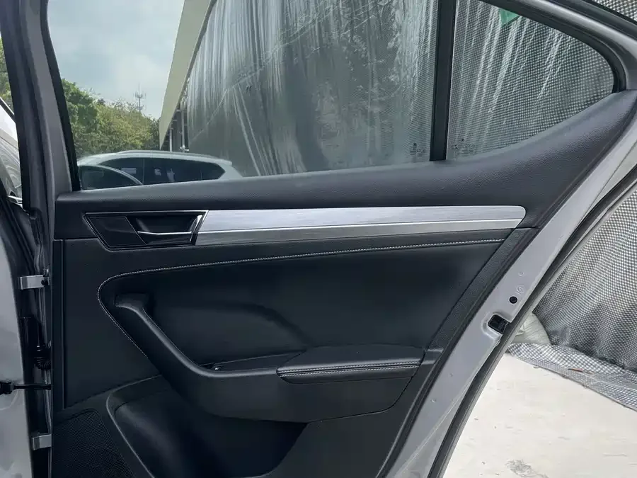 Skoda Superb Superb 2023 facelifted TSI280 DSG exclusive version 2024 — миниатюра 5