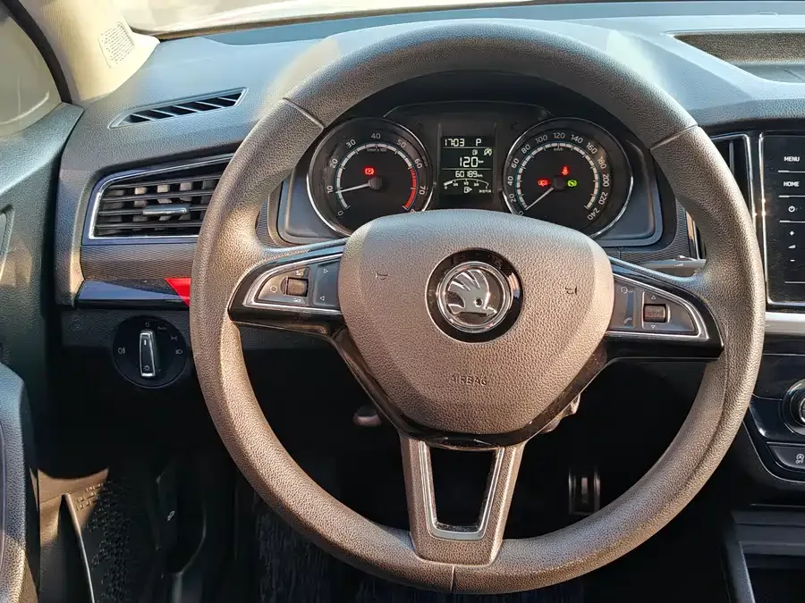 Skoda Kamiq 2021 KOMIC GT TSI230 DSG Flagship Edition 2022 — миниатюра 4