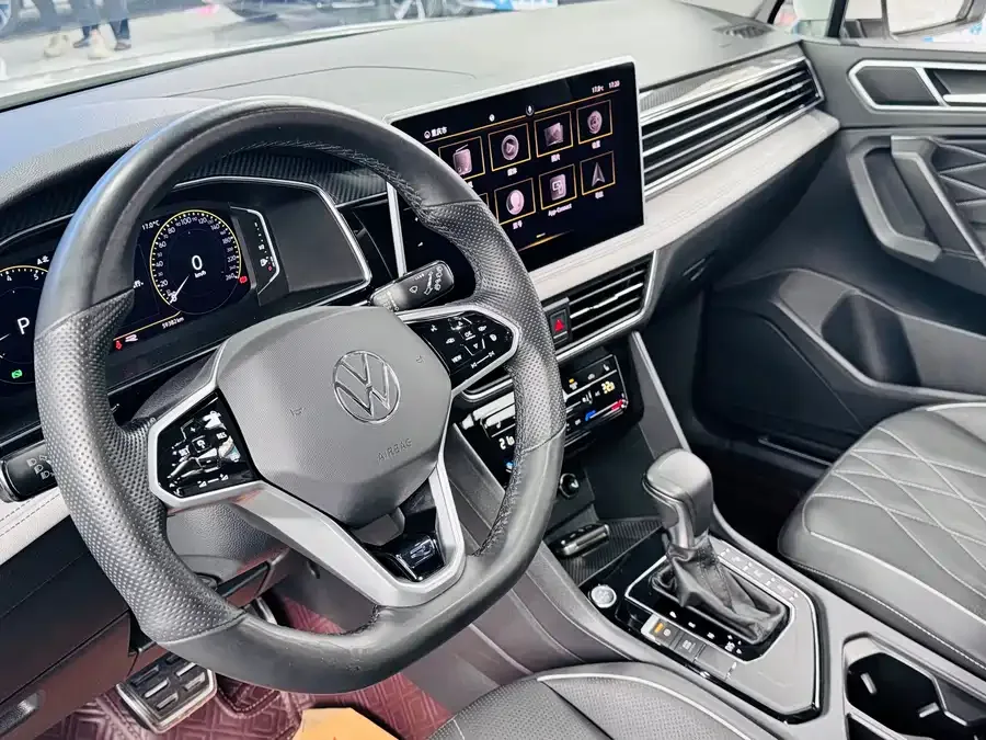 Volkswagen Tiguan L Tiguan L 2022 330TSI Automatic 2WD R-Line Enjoy Edition 2022 — миниатюра 4