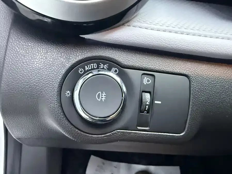 Chevrolet Monza Cruze 2023 1.5L Dual Clutch Enjoy Edition 2022 — миниатюра 3