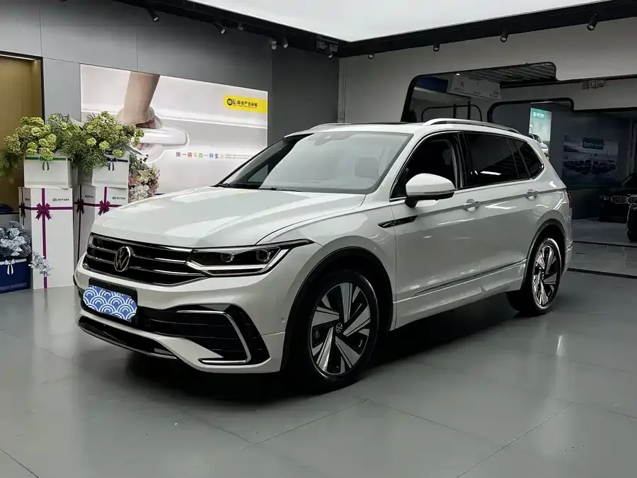 Volkswagen Tiguan L Tiguan L 2023 330TSI Automatic 2WD R-Line Enjoy Edition 2023 — миниатюра 3