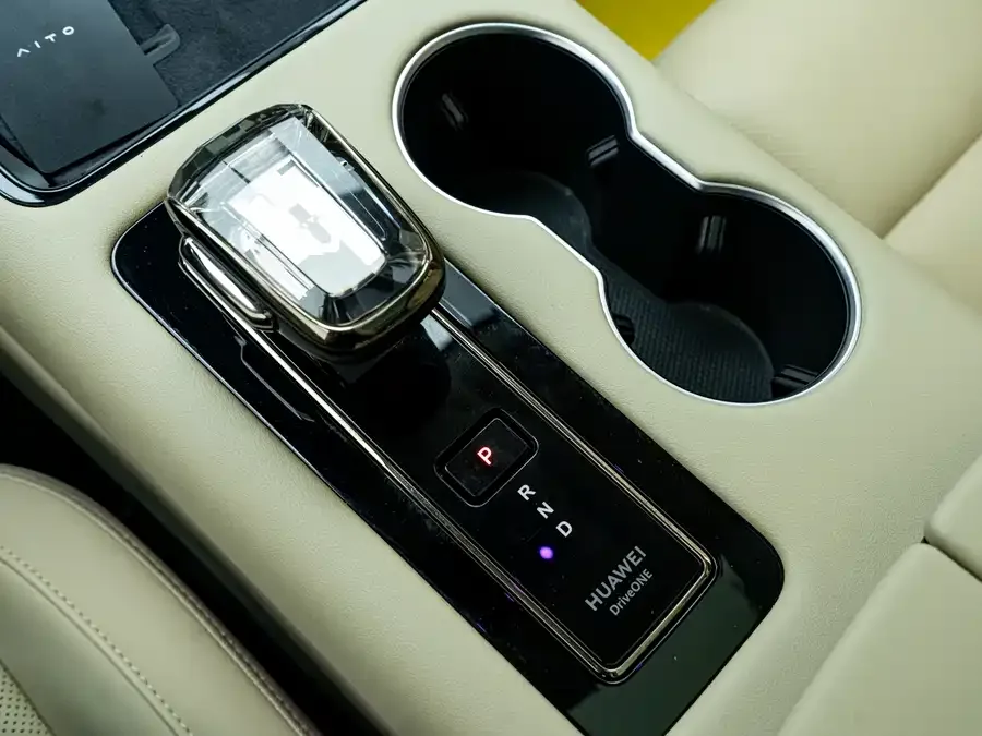 AITO M5 M5 2023 Extended Range 4WD Smart Driving Edition 2023 — миниатюра 4