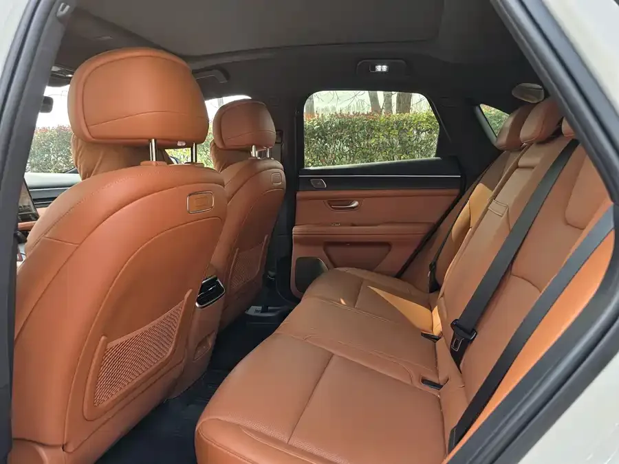 AITO M5 M5 2025 Extended Range Ultra 4WD Edition 2025 — миниатюра 2