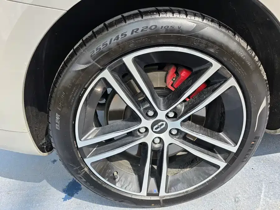 AITO M5 M5 2025 Extended Range Ultra 4WD Edition 2025 — миниатюра 4