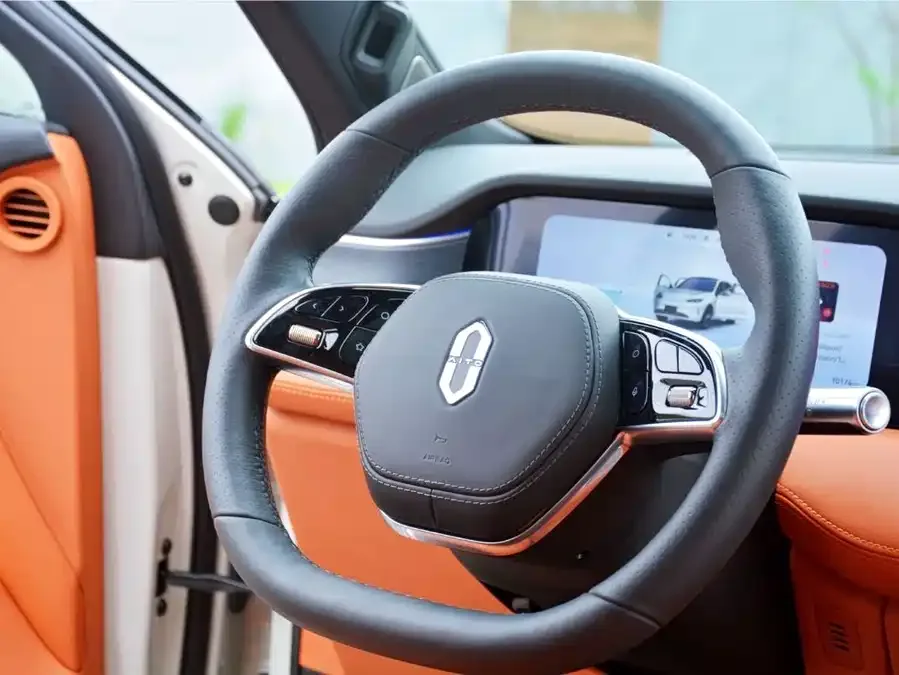 AITO M5 M5 2025 Extended Range Ultra 4WD Edition 2025 — миниатюра 3